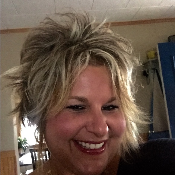 Meet your Posher, Annette - Picture 1 of 1